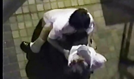 赤い髪の女性の雌犬の猫を舐めている黒い男はピンクです 女子 学生 の エロ 動画