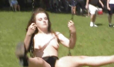 白い売春婦は、脂肪のペニスを持つ黒人によってお尻で犯される 女子 高生 制服 セックス 動画