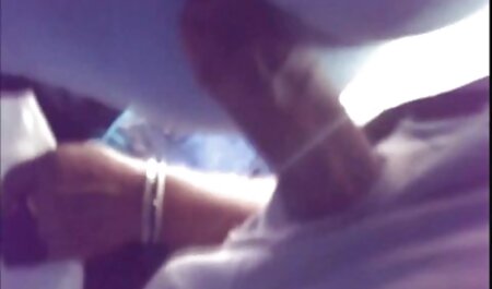 赤ちゃんは甲殻類を発見し、その後、彼のコックの上に置かれました スレンダー jk 動画